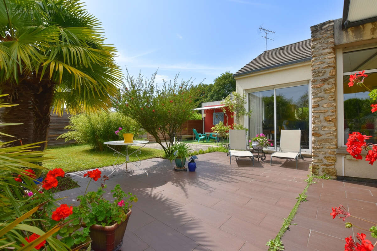 Maison à LES ESSARTS-LE-ROI