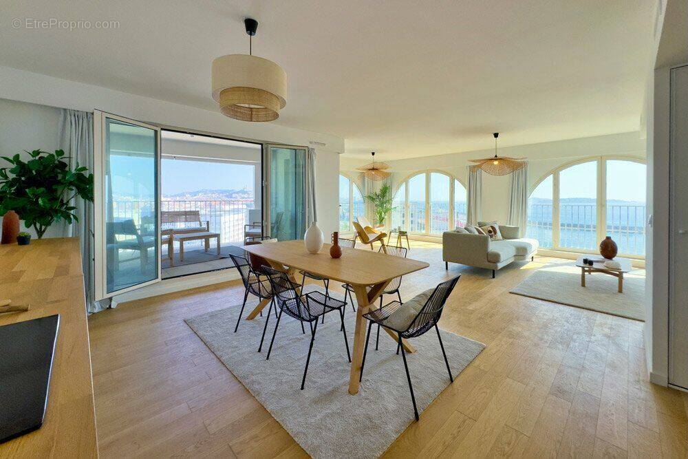 Photo 1 - Appartement à MARSEILLE-2E
