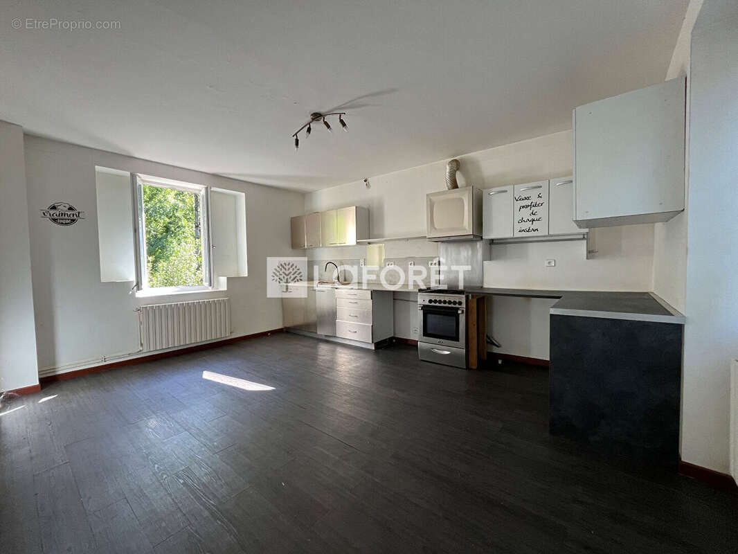 Maison à SALLES-LA-SOURCE