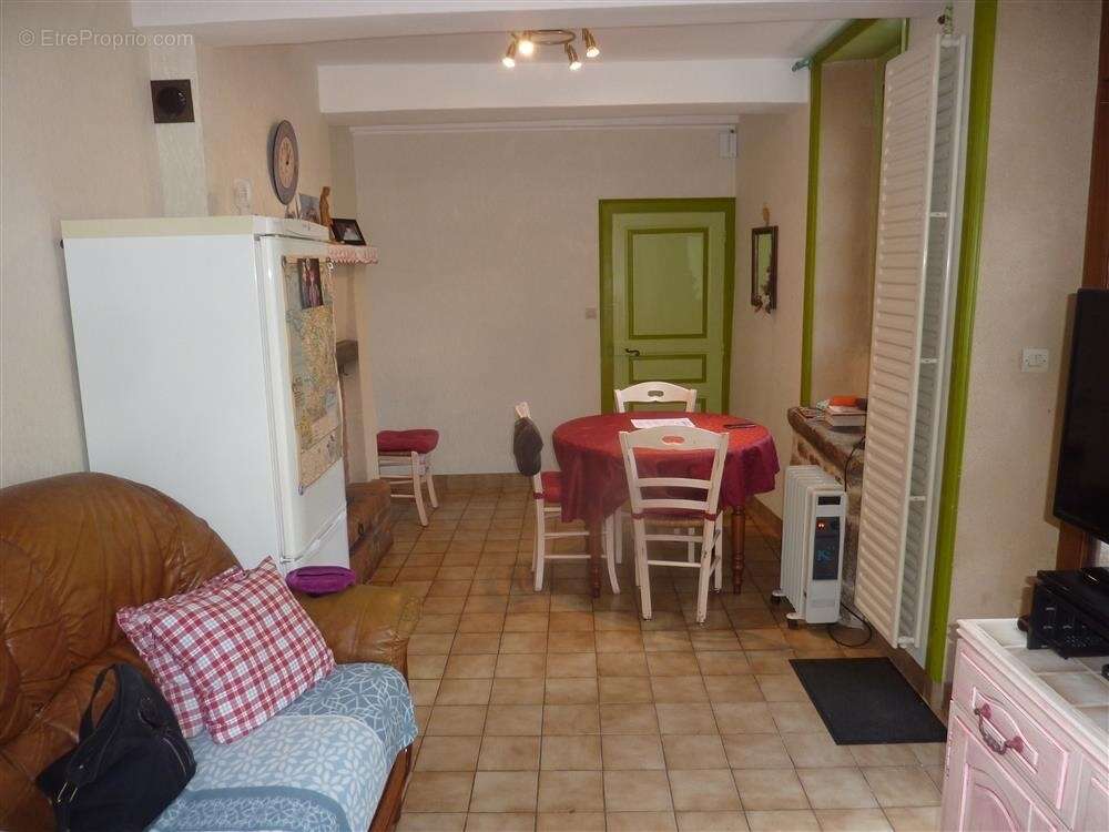 Maison à LASSAY-LES-CHATEAUX