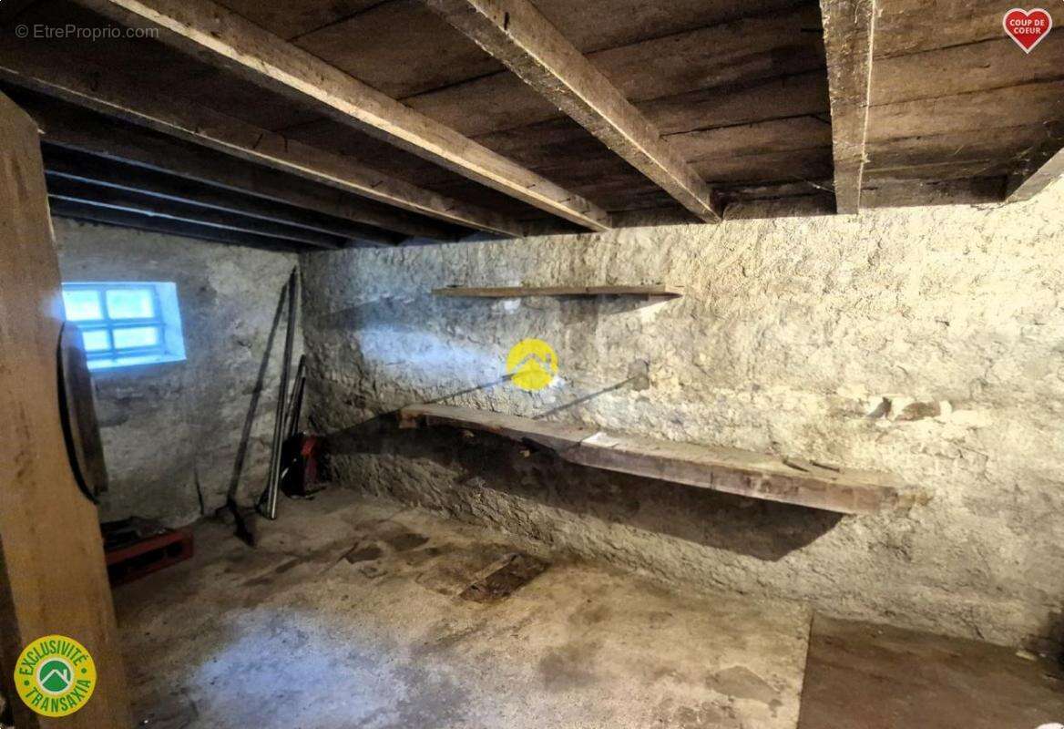 Maison à CHEZAL-BENOIT