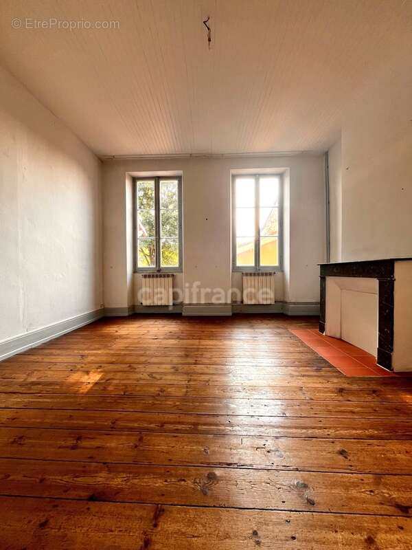 Jolie maison en plein centre de FLEURANCE (32), 165 m2, 5 pièces, 3 chambres, cave, jardin clos et puits - photo 7
