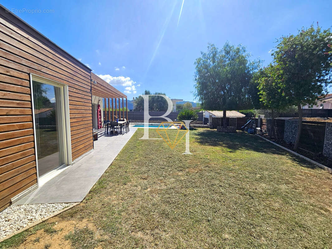 Maison à CARROS