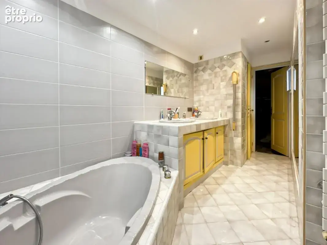 Rare opportunité : Appartement de charme au cœur de ville – 125 m² - photo 7
