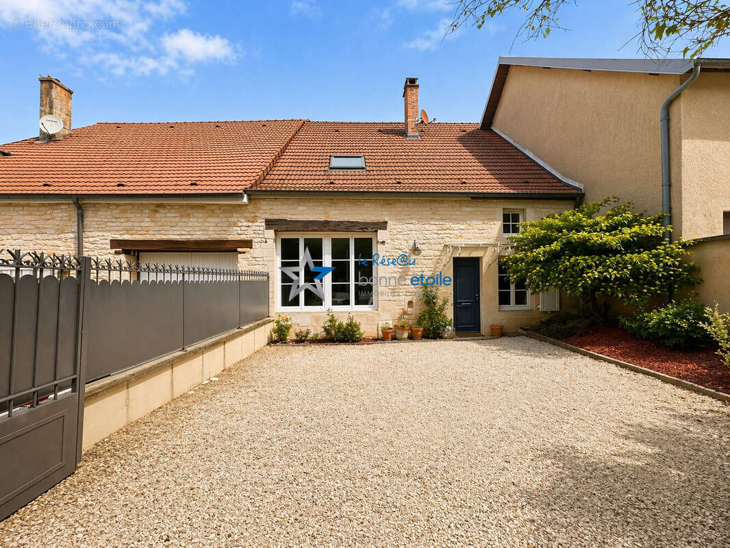 Maison à FOULAIN