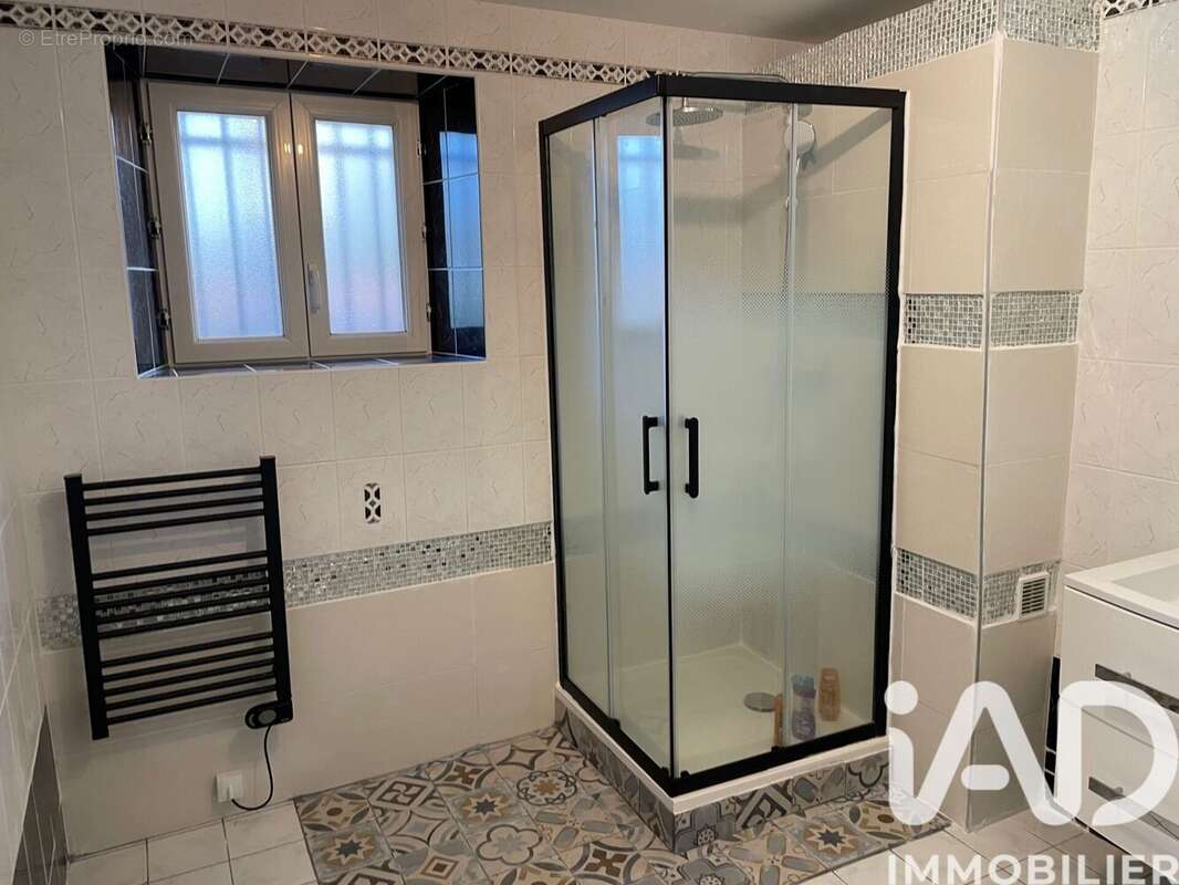 Maison 233 m² à Nieul-Le-Virouil  - photo 9