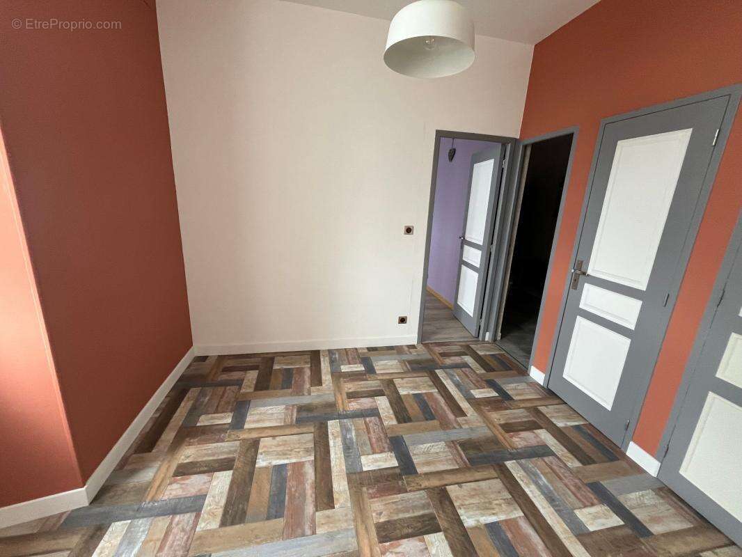 Lucon quartier marche couvert et piscine maison de caractere bourree de charme avec annexes et patio - photo 17