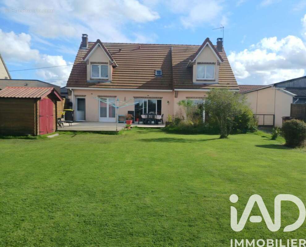Maison 180 m² à Nordausques  - photo 2