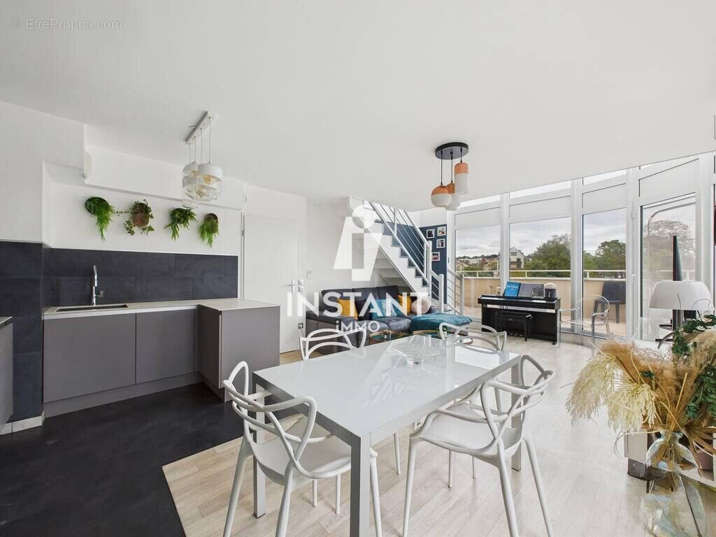 Appartement à VILLENEUVE-LE-ROI