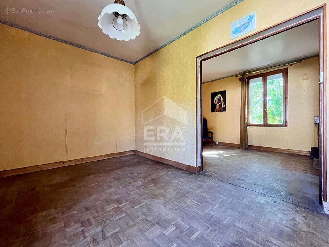 Autre à SAINT-PIERRE-LES-NEMOURS