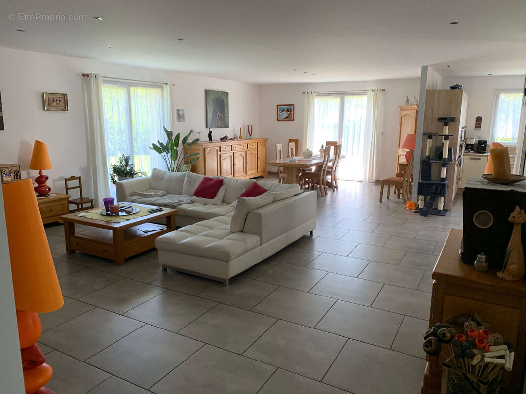 Maison à XERMAMENIL