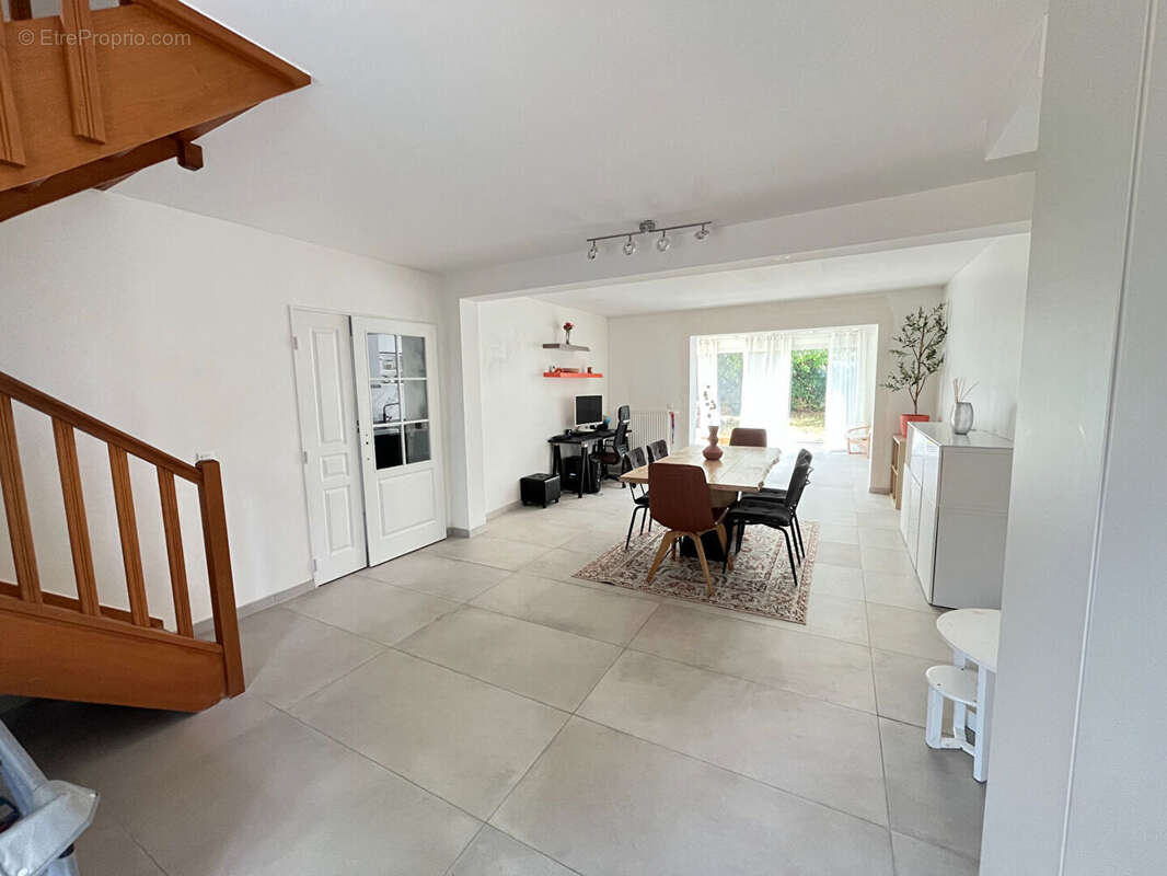 Maison à SAVIGNY-LE-TEMPLE