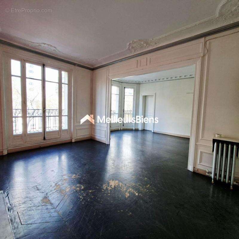Appartement à PARIS-19E