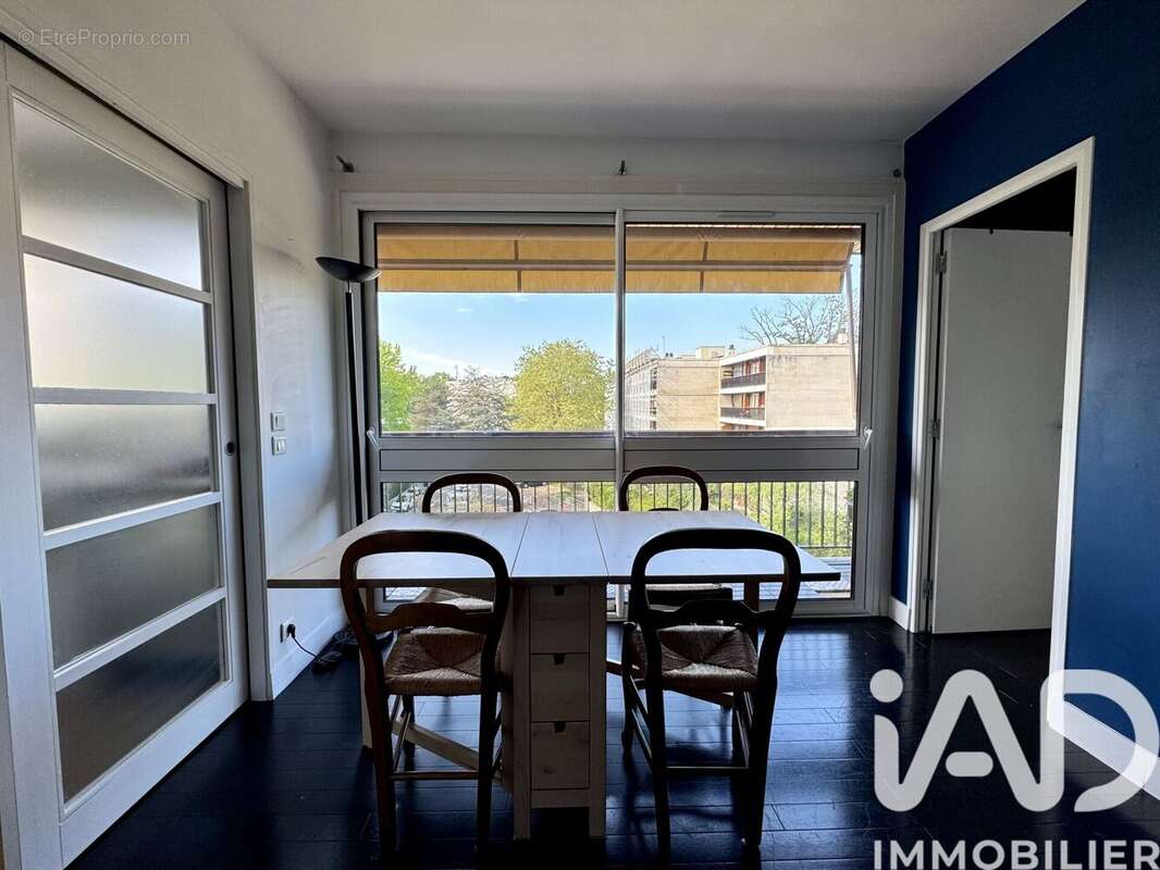 Photo 3 - Appartement à LA CELLE-SAINT-CLOUD