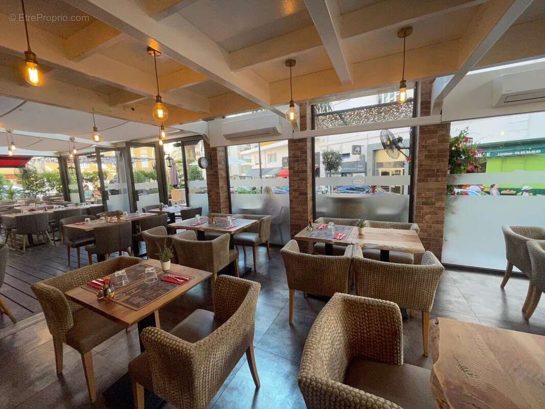 Cannes rue d antibes  brasserie restaurant - photo 12