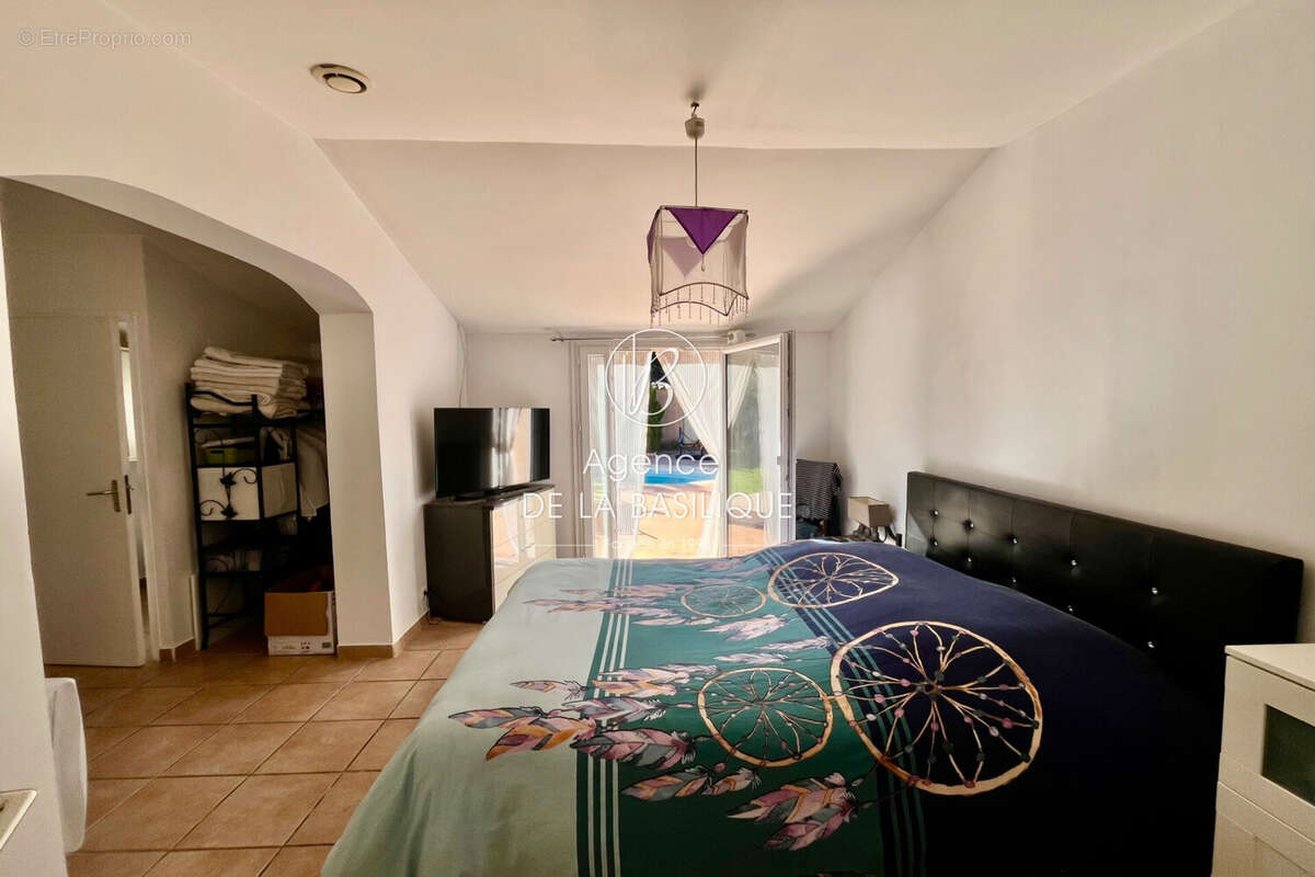 Maison à SAINT-MAXIMIN-LA-SAINTE-BAUME