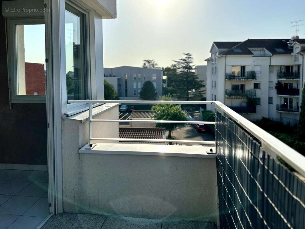 Photo 3 - Appartement à MEYZIEU