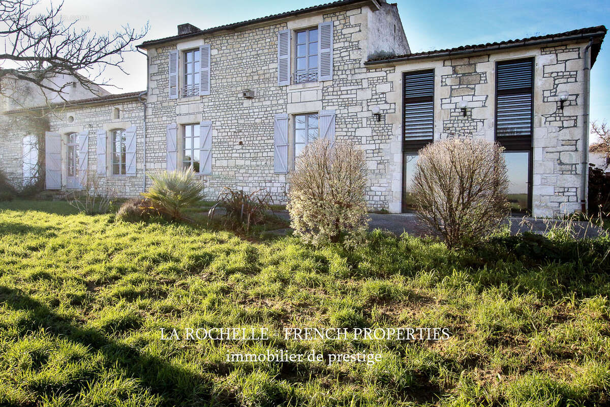 Maison à FONTENAY-LE-COMTE