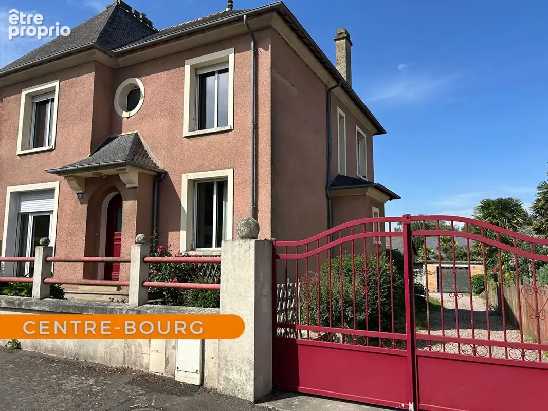 Photo Maison à Montfort-Sur-Meu au prix de 382 500€