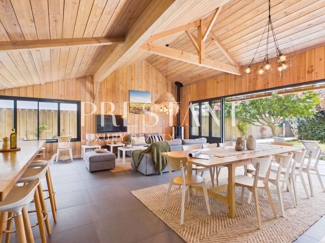 CAP FERRET  À deux pas de la jetée de Bélisaire : L'art de vivre « tout à pied » dans un quartier très recherché - photo 5