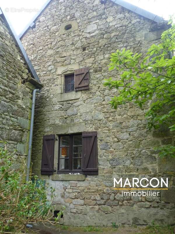 Maison à SAINT-PIERRE-BELLEVUE