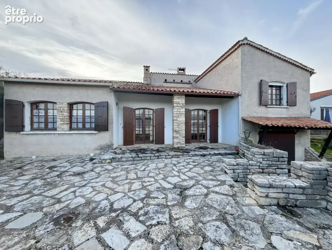 Maison à PEYRUIS