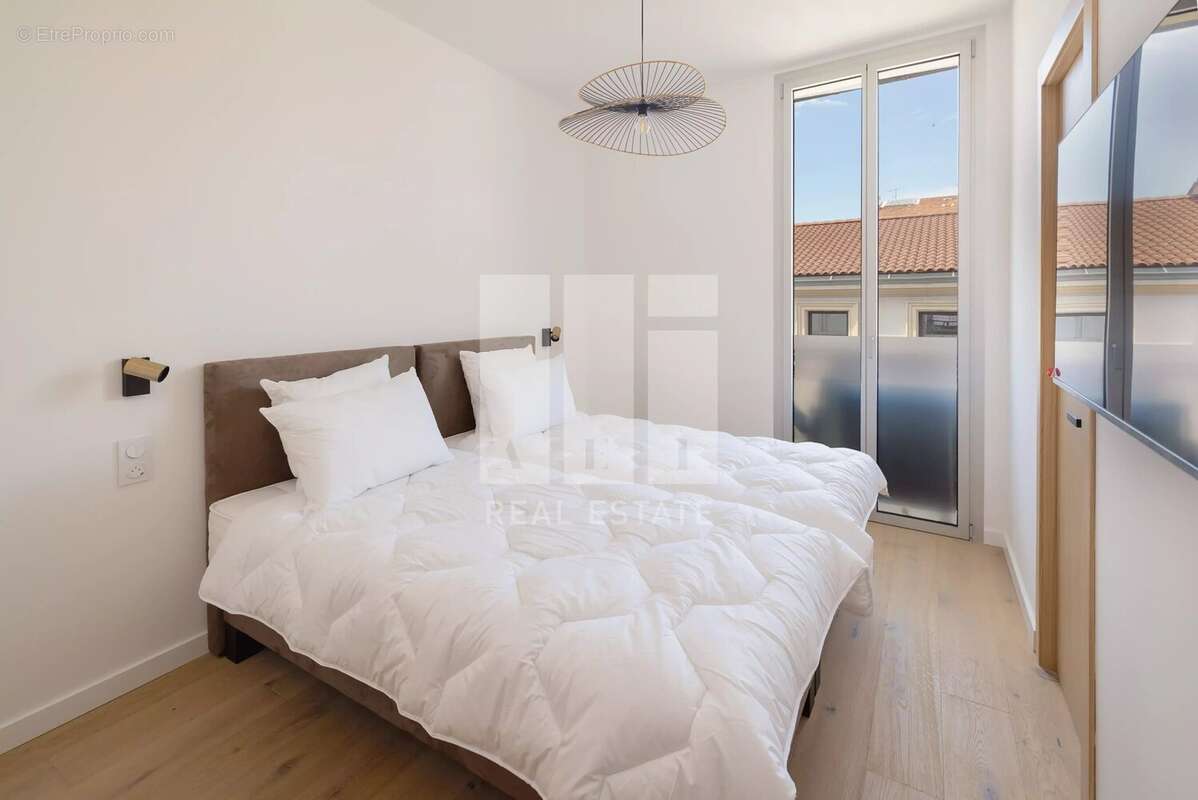 Cannes Centre Ville - Dernier étage - Appartement 4 pièces - photo 8