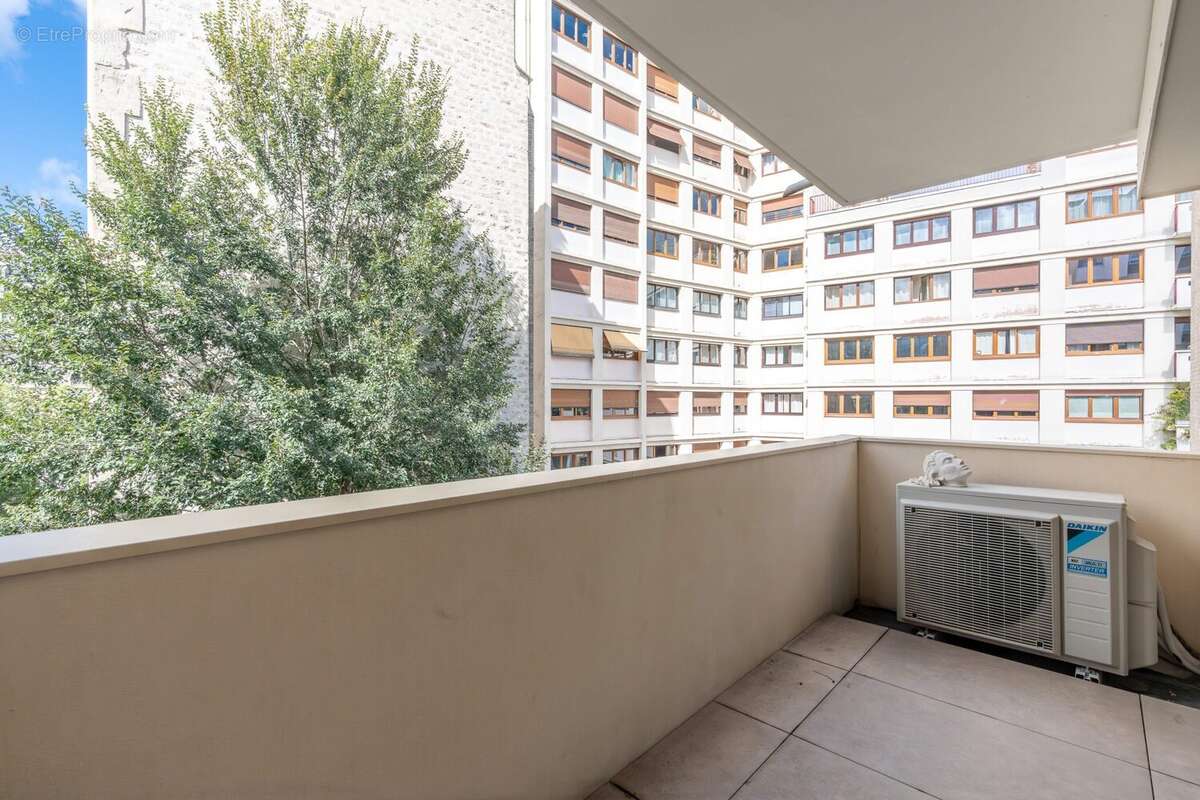 Appartement à PARIS-12E