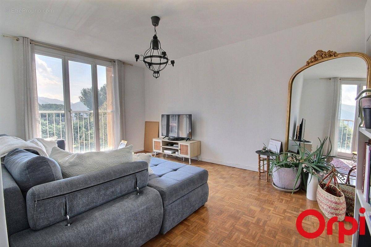 Appartement à MARSEILLE-11E