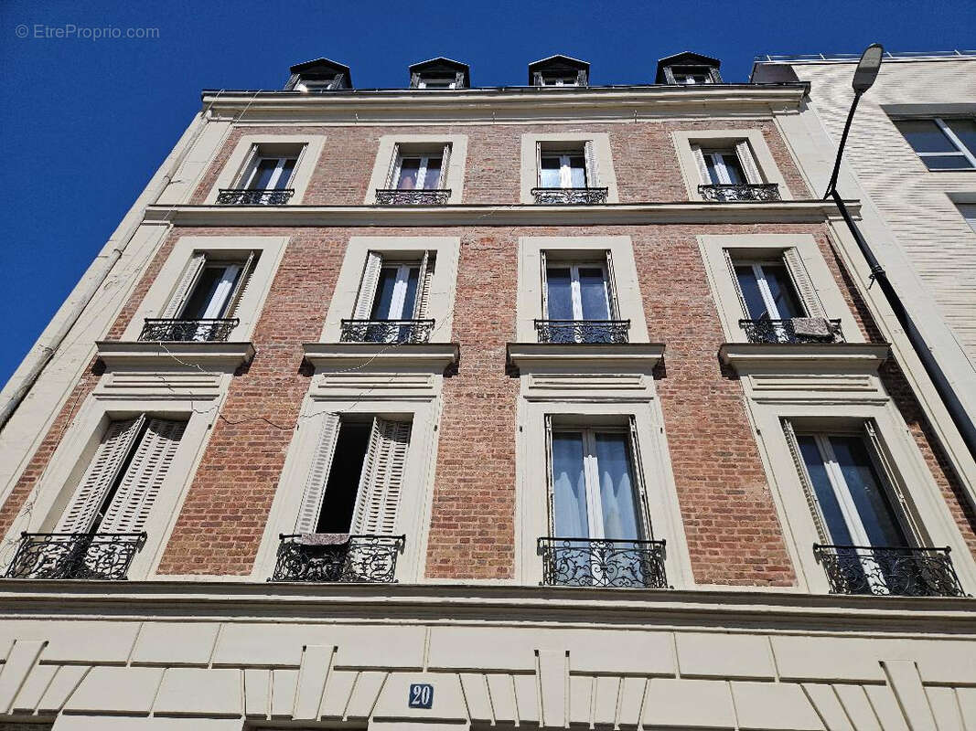 Appartement à COURBEVOIE
