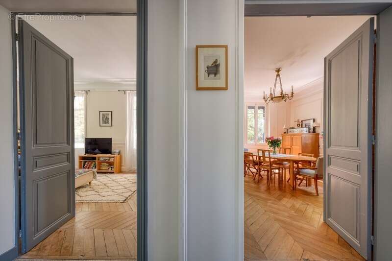 Villa d'exception de 8 pieces – un joyau du patrimoine ovillois - photo 10