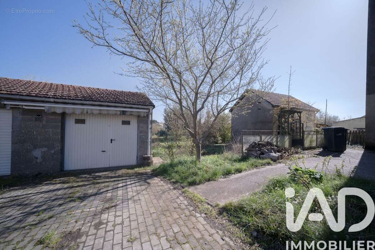 Photo 9 - Appartement à SAINT-PRIVAT-LA-MONTAGNE