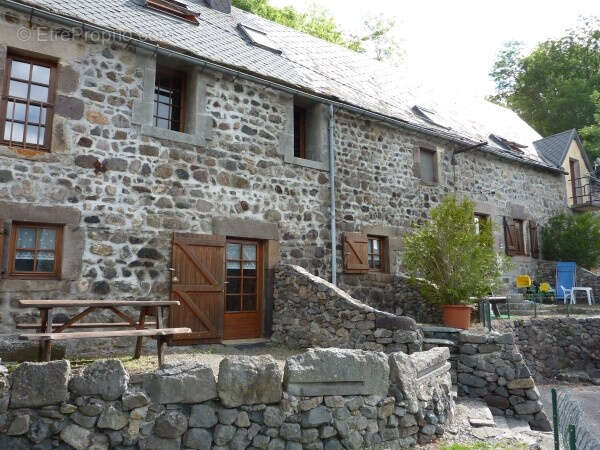 Appartement à CHAMBON-SUR-LAC