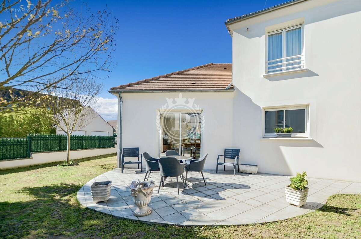 Maison à SAINT-PRIX