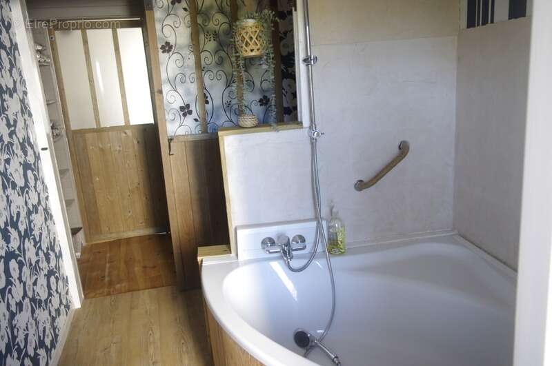 Maison à VIC-FEZENSAC