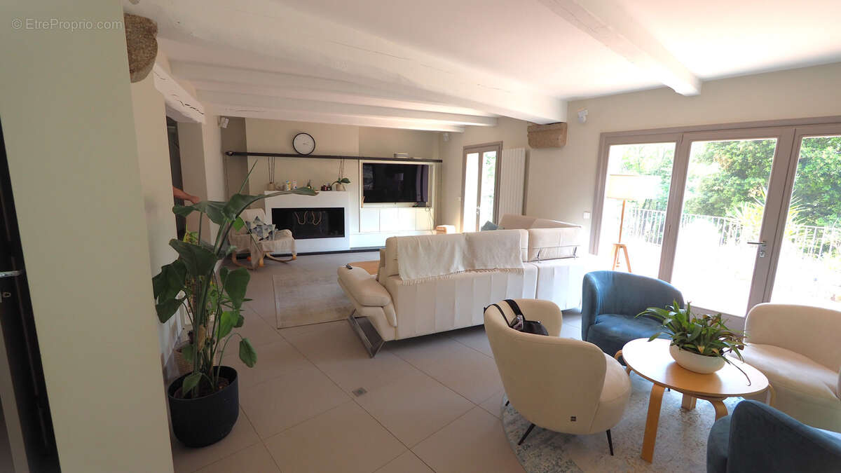 Maison à TOURRETTES-SUR-LOUP