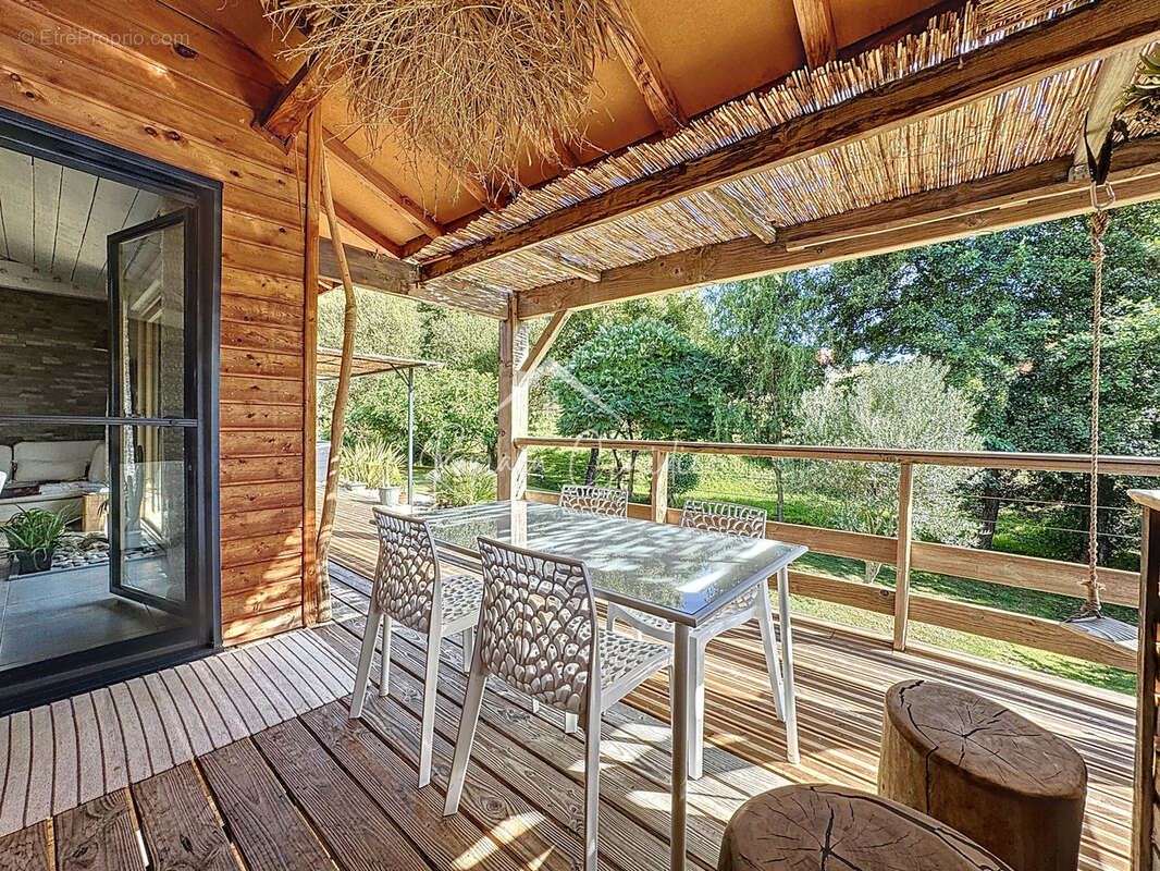 Maison à SAINT-GEORGES-DE-LUZENCON