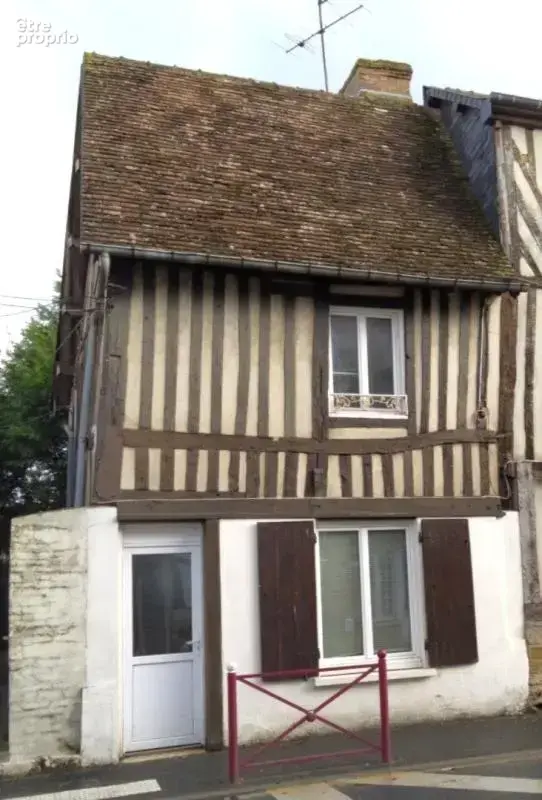 Maison à MEZIDON-CANON