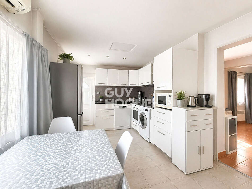Deux maisons indépendantes 2 et 3 pièces sur 495 m² à Mougins - photo 9