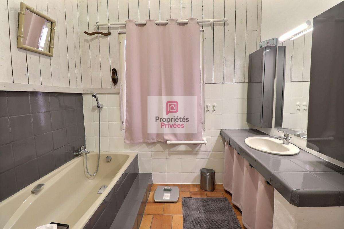 Maison familiale 4 chambres - 152 m² - Maison d'hôtes de 20 m2 - Piscine - Jardin paysager - Panneaux photovoltaiques - Belle pa - photo 18