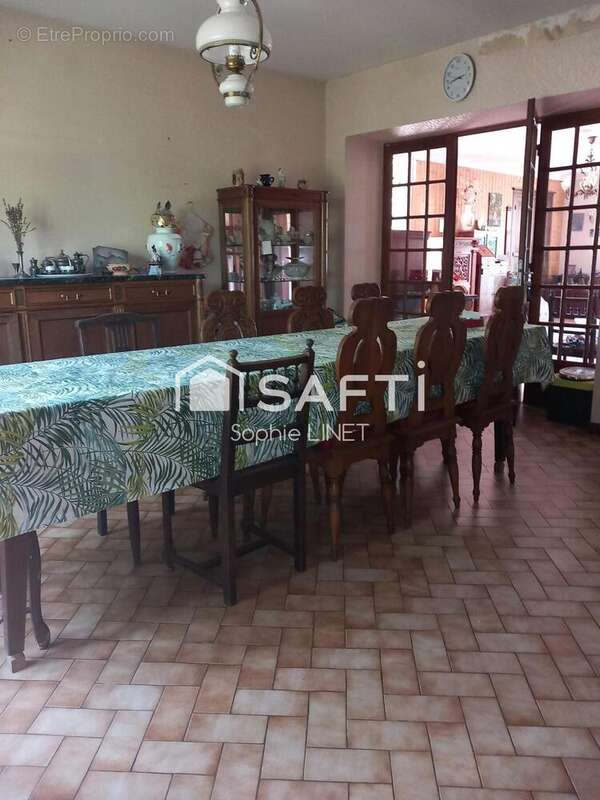 Maison 232 m² à Gajoubert  - photo 6