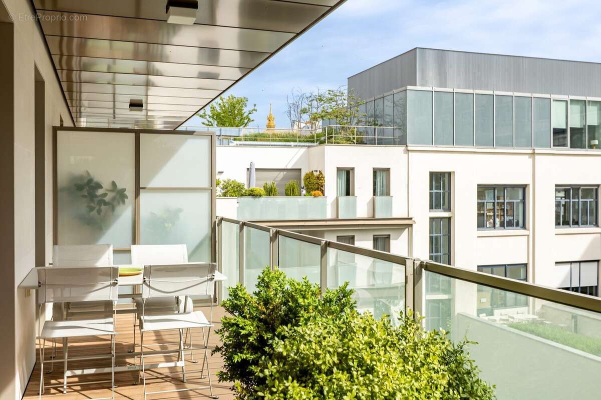 Appartement à PARIS-7E