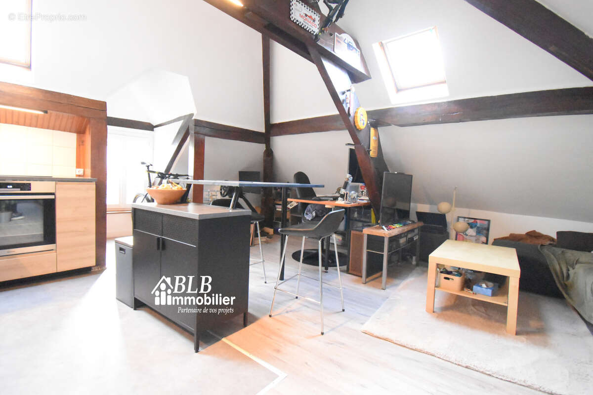 Appartement à NEAUPHLE-LE-CHATEAU