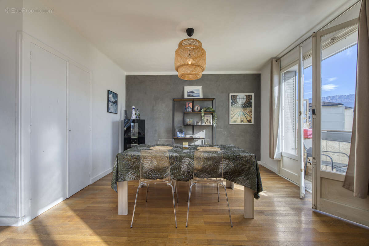 Appartement à ARGONAY