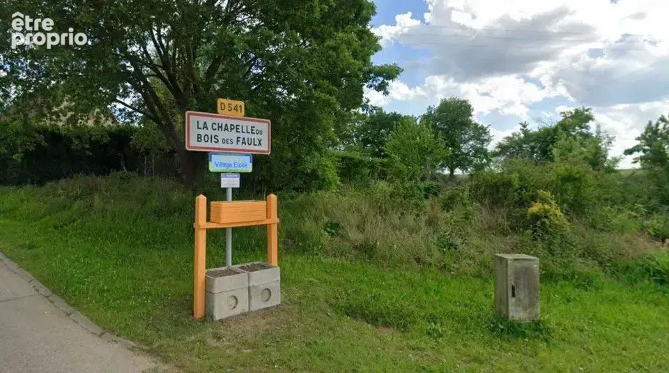 Terrain à LA CHAPELLE-DU-BOIS-DES-FAULX