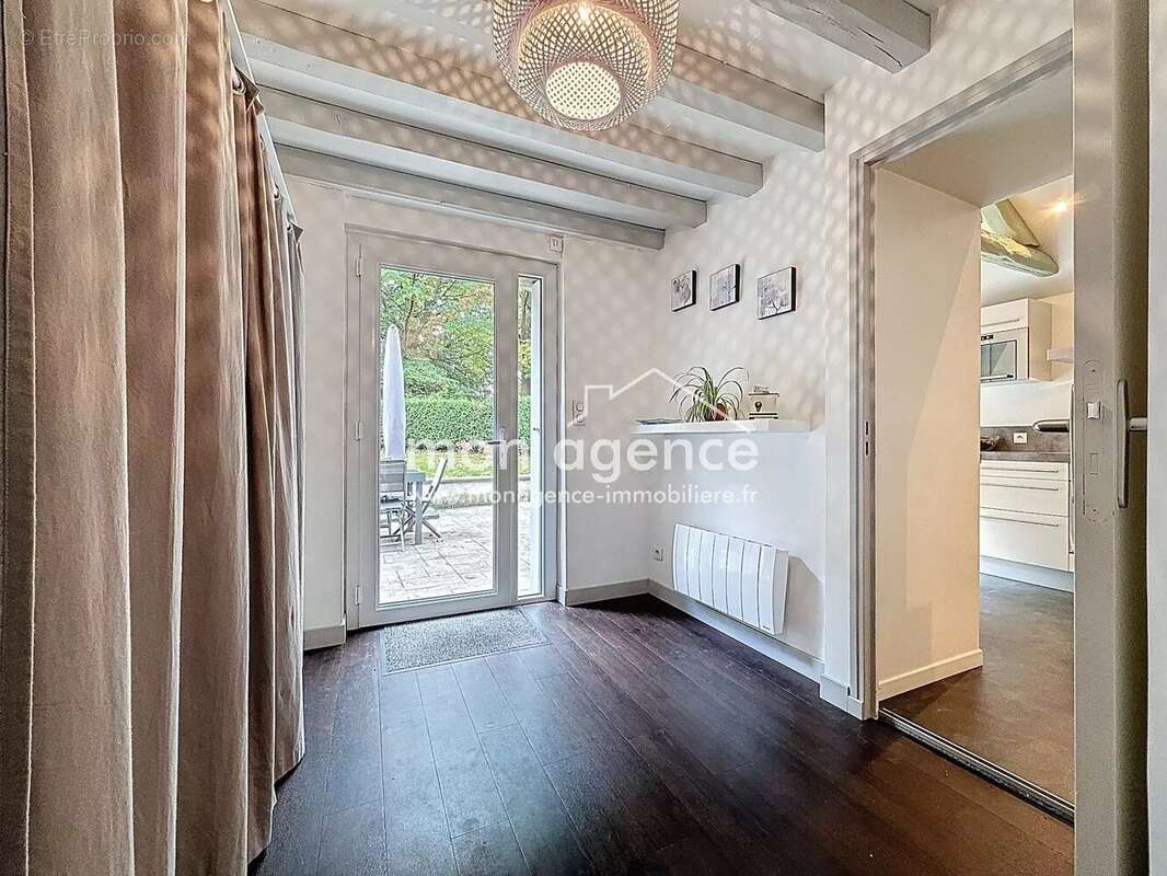 Maison à FRANQUEVILLE-SAINT-PIERRE