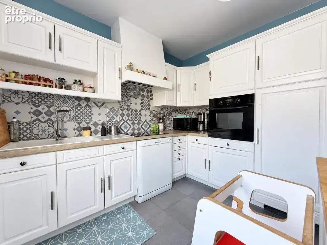Maison À Vendre Secteur Rare avec Jardin et Garage - photo 4