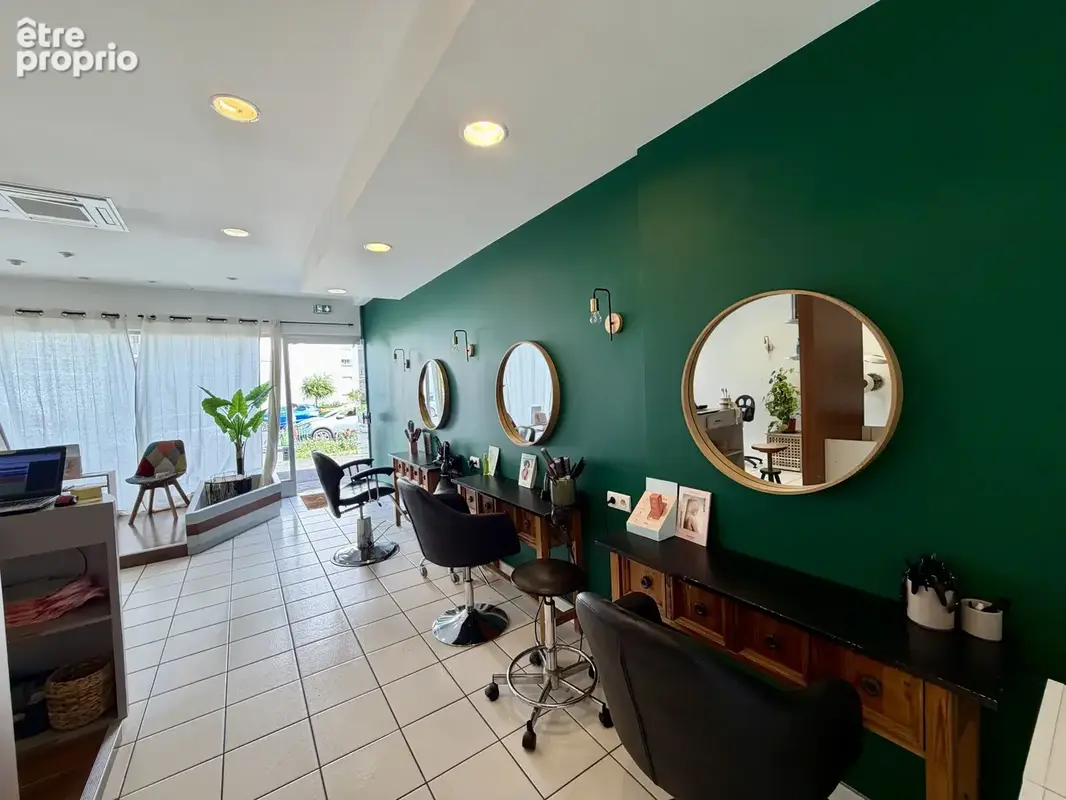 Salon de coiffure mixte hyper-centre face Mairie. - photo 7