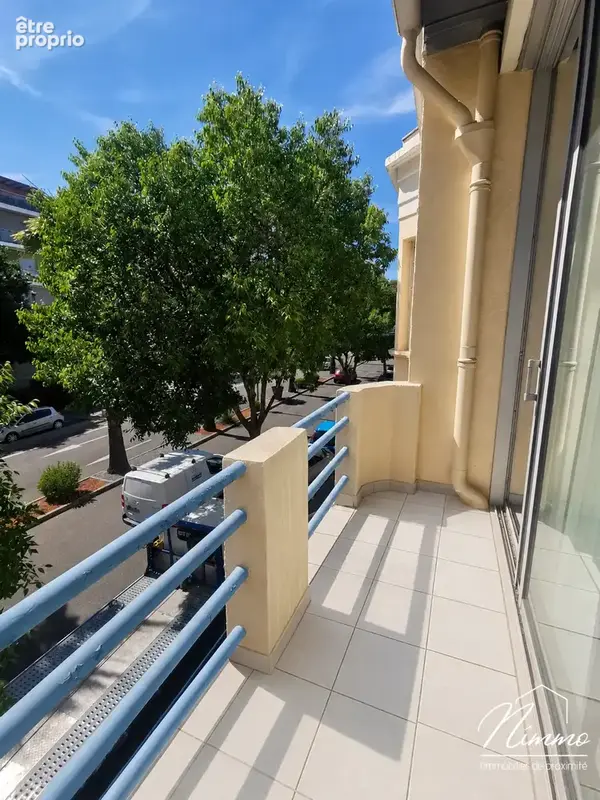 Exclusivite - nimes  avenue georges pompidou - appartement de type 3 en dernier etage avec terrasse - photo 4