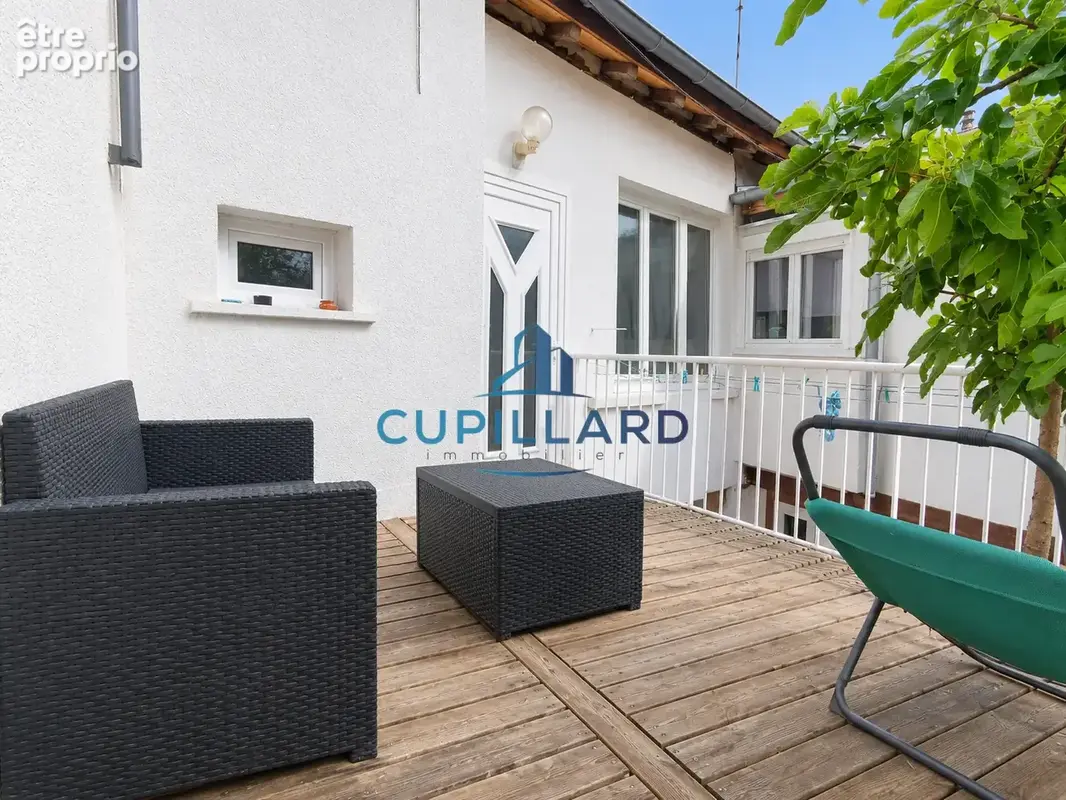 Maison de ville avec terrasse, garage et appartement indépendant   Centre de Roanne - photo 13